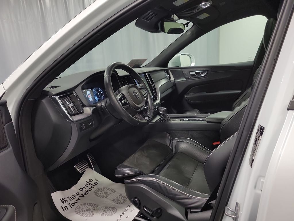 2019 Volvo XC60 T5 R-Design