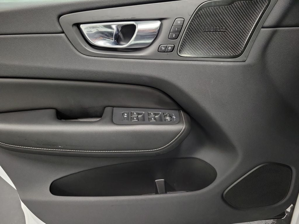 2019 Volvo XC60 T5 R-Design