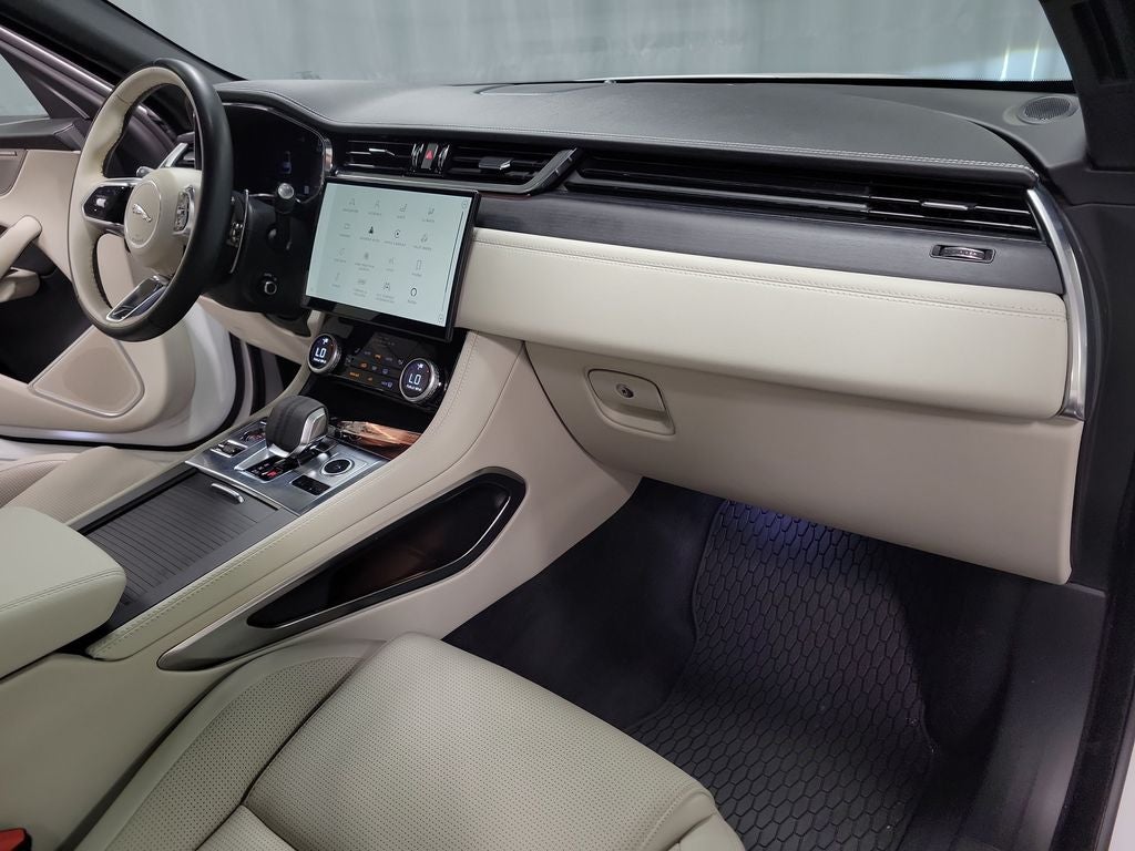 2024 Jaguar F-PACE P250 R-Dynamic S