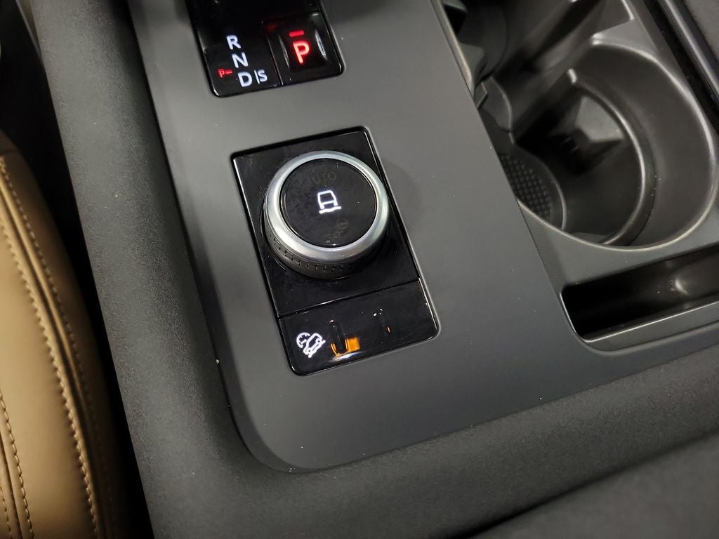 2025 Land Rover Discovery Dynamic SE