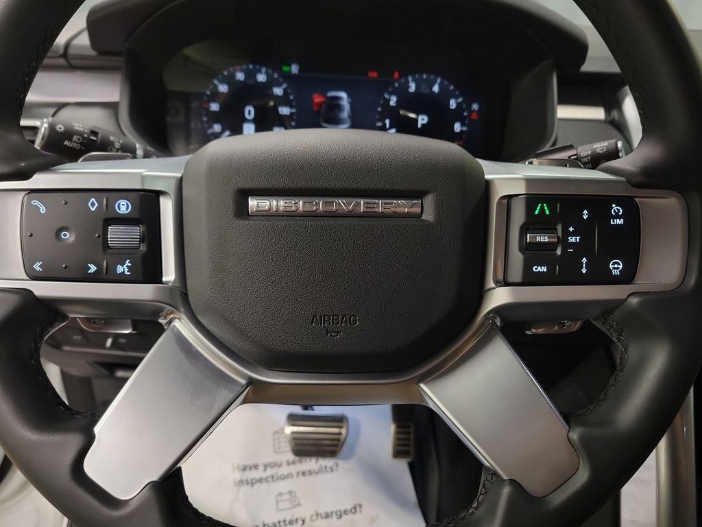 2025 Land Rover Discovery Dynamic SE