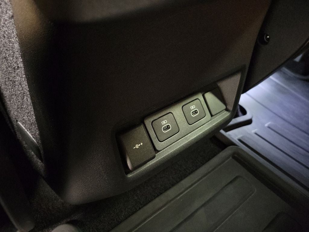 2025 Land Rover Discovery Dynamic SE