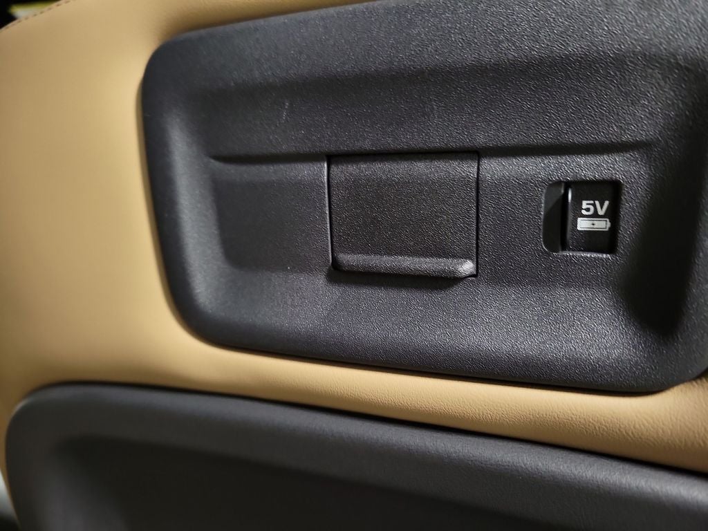 2025 Land Rover Discovery Dynamic SE