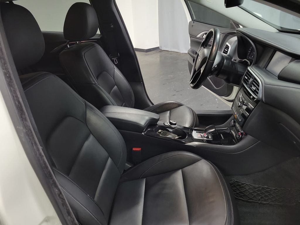 2018 INFINITI QX30 Luxury