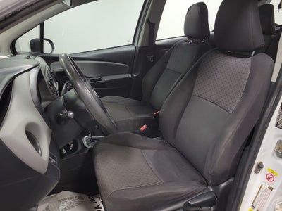 2016 Toyota Yaris L