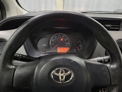 2016 Toyota Yaris L