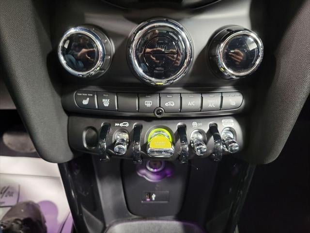 2023 MINI Cooper SE Electric Signature