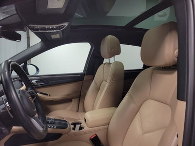 2021 Porsche Macan Base