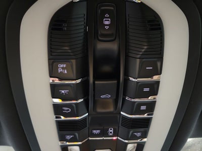 2021 Porsche Macan Base