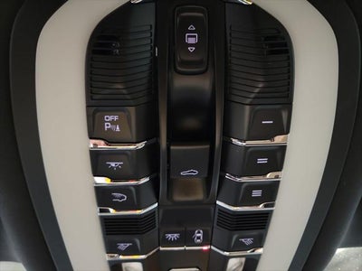 2021 Porsche Macan Base