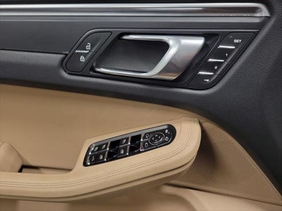 2021 Porsche Macan Base