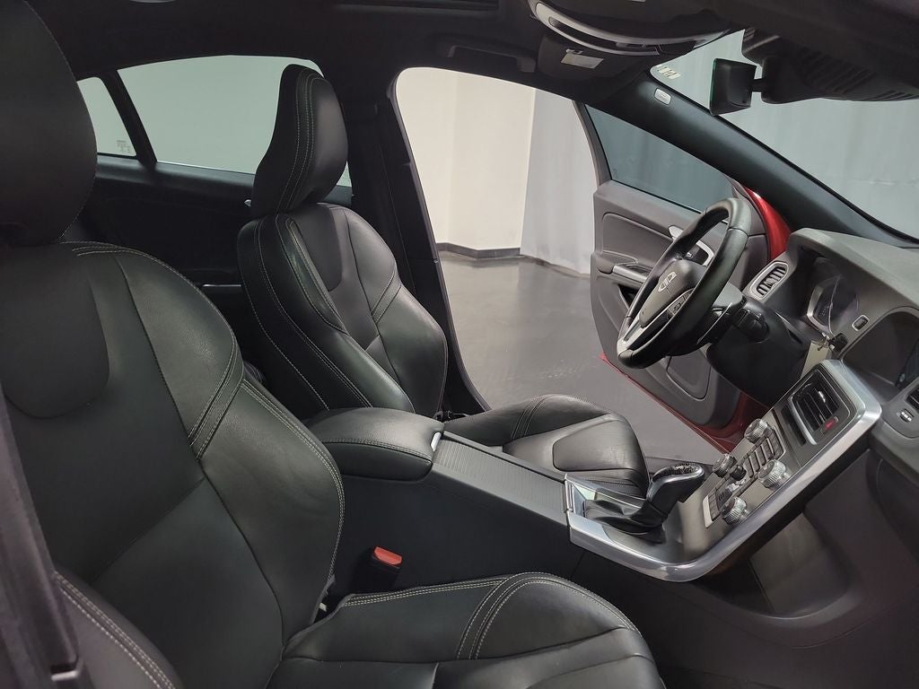 2016 Volvo S60 T6 Drive-E Platinum