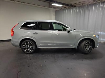 2024 Volvo XC90 B6 Plus Bright Theme