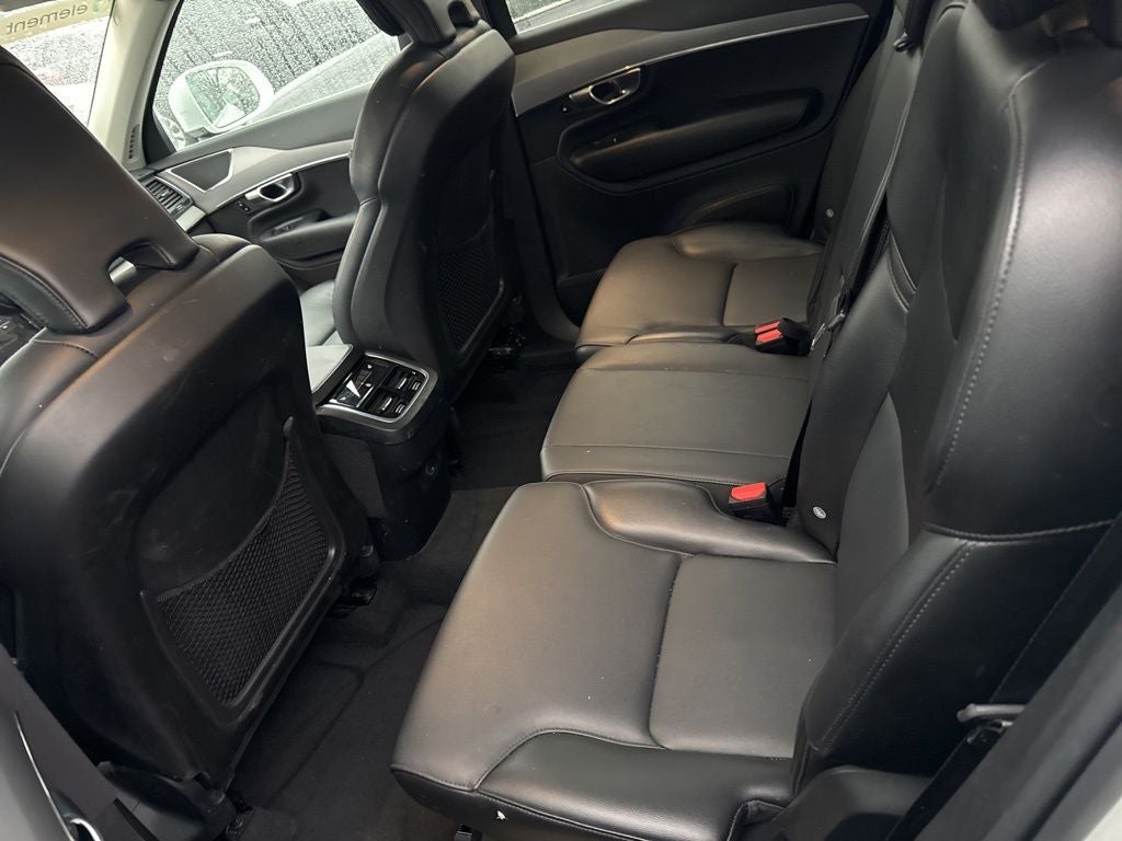 2022 Volvo XC90 T5 Momentum