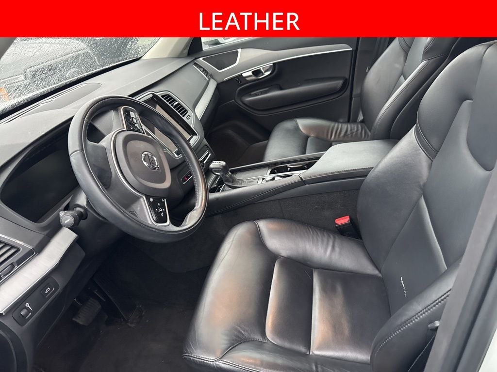 2022 Volvo XC90 T5 Momentum