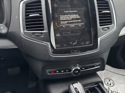 2022 Volvo XC90 T5 Momentum