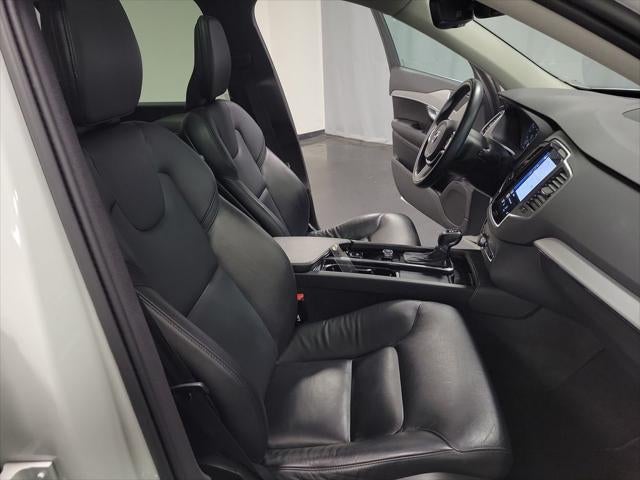 2022 Volvo XC90 T5 Momentum
