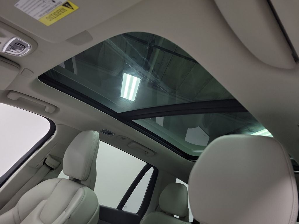2022 Volvo XC90 T5 Momentum