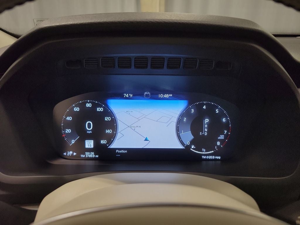 2022 Volvo XC90 T5 Momentum