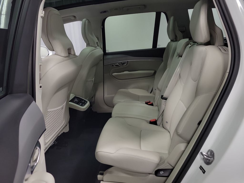 2022 Volvo XC90 T5 Momentum