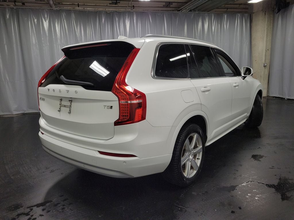 2022 Volvo XC90 T5 Momentum