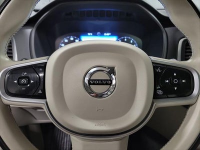 2022 Volvo XC90 T5 Momentum