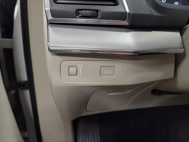 2022 Volvo XC90 T5 Momentum