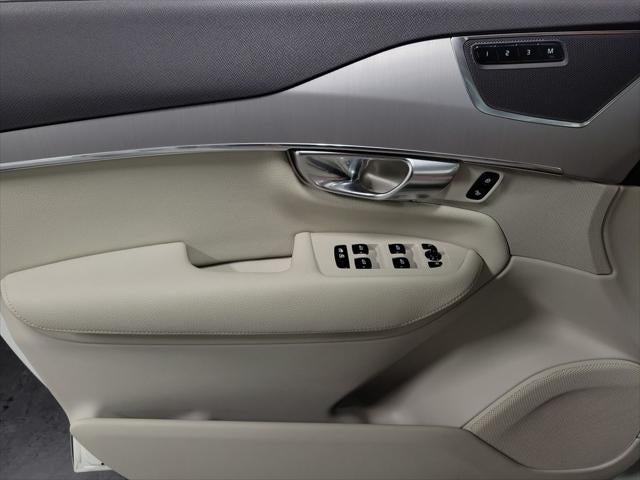 2022 Volvo XC90 T5 Momentum