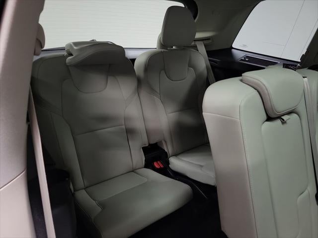2022 Volvo XC90 T5 Momentum