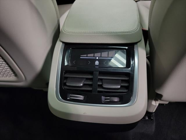 2022 Volvo XC90 T5 Momentum