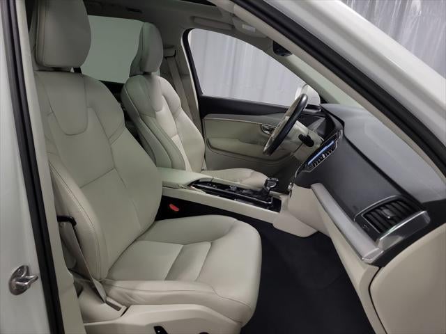 2022 Volvo XC90 T5 Momentum