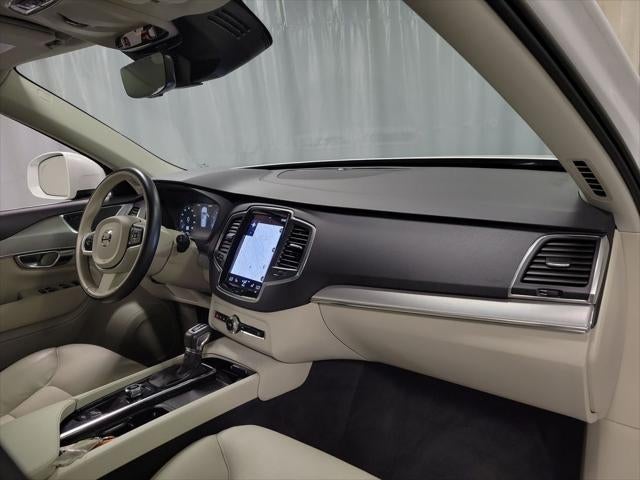 2022 Volvo XC90 T5 Momentum