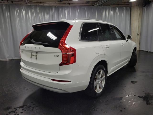 2022 Volvo XC90 T5 Momentum