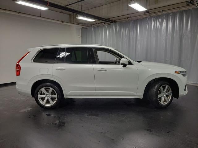 2022 Volvo XC90 T5 Momentum