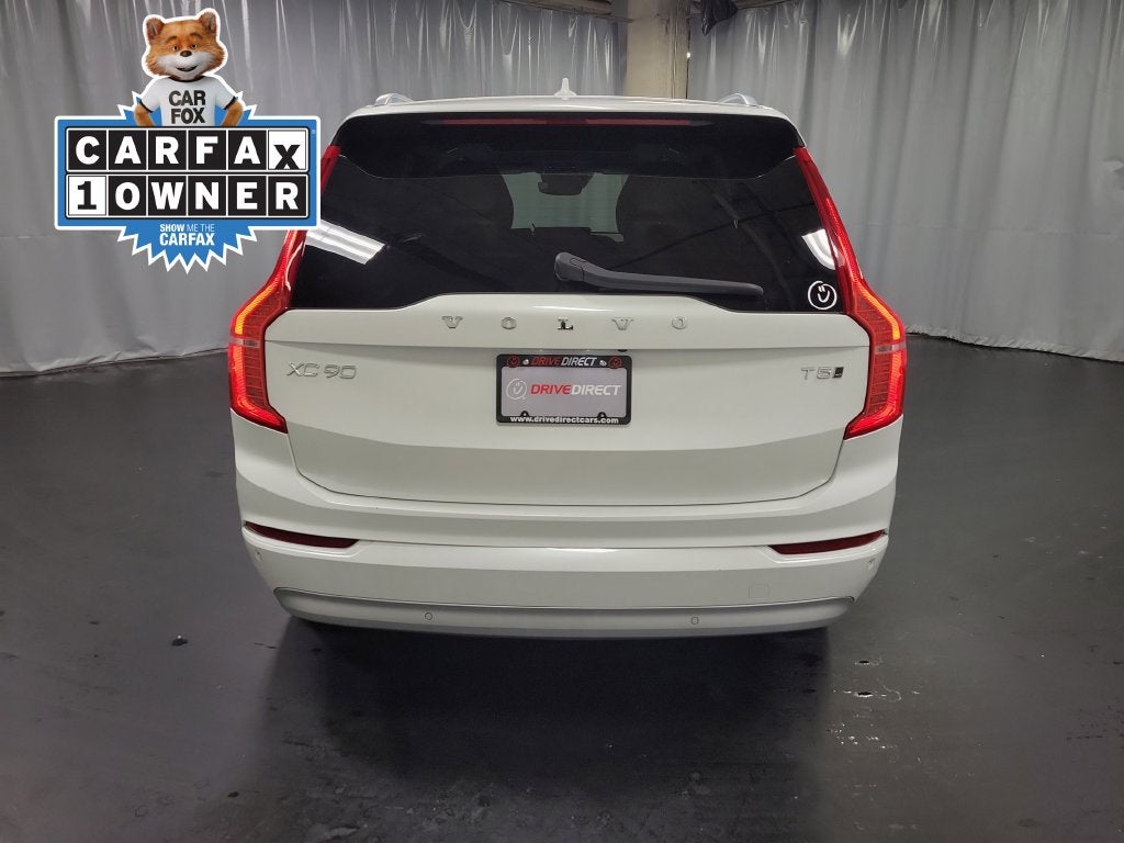 2022 Volvo XC90 T5 Momentum