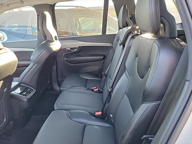 2022 Volvo XC90 T5 Momentum