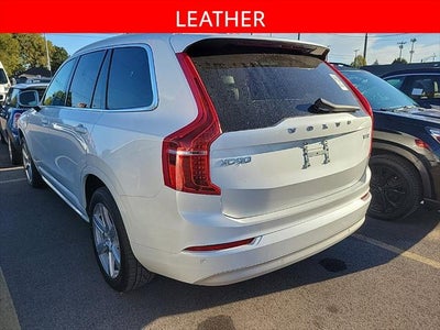 2022 Volvo XC90 T5 Momentum