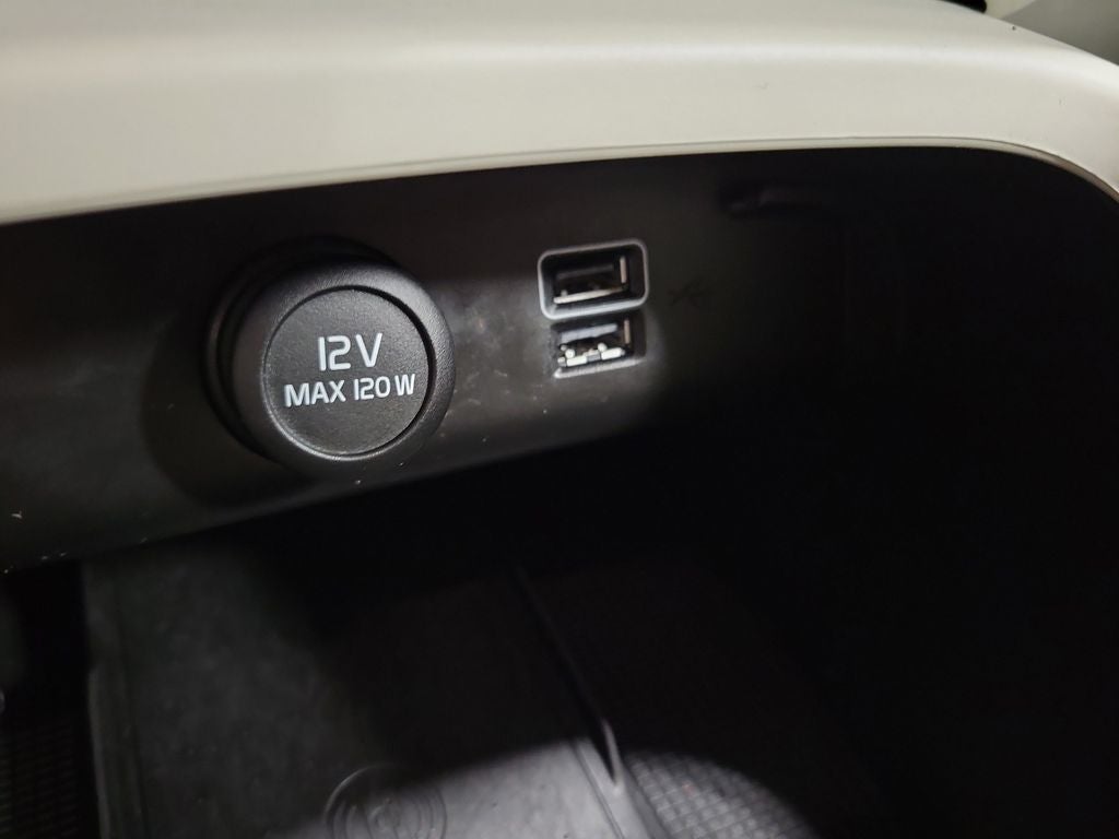 2020 Volvo XC40 Momentum