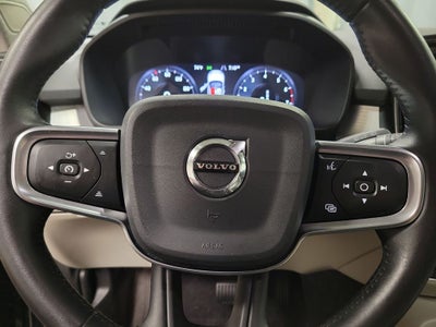 2020 Volvo XC40 Momentum