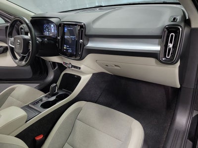 2020 Volvo XC40 Momentum