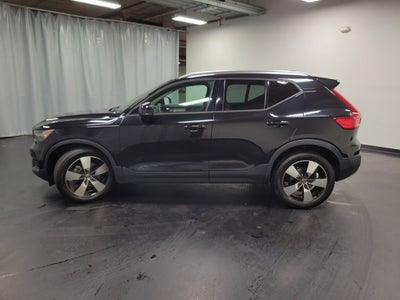 2020 Volvo XC40 Momentum