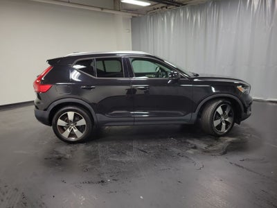 2020 Volvo XC40 Momentum