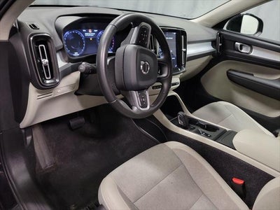 2020 Volvo XC40 Momentum