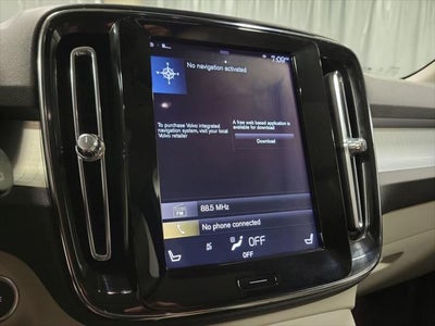2020 Volvo XC40 Momentum