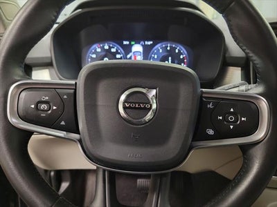2020 Volvo XC40 Momentum