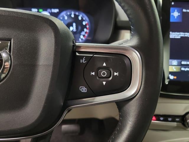 2020 Volvo XC40 Momentum