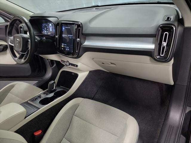 2020 Volvo XC40 Momentum
