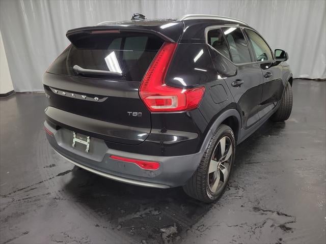 2020 Volvo XC40 Momentum