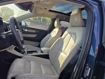 2019 Volvo XC40 T5 Inscription