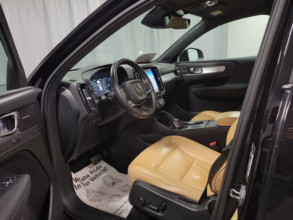 2019 Volvo XC40 Momentum